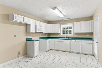 144 Stone Henge Ln in Jacksboro, TN - Building Photo - Building Photo