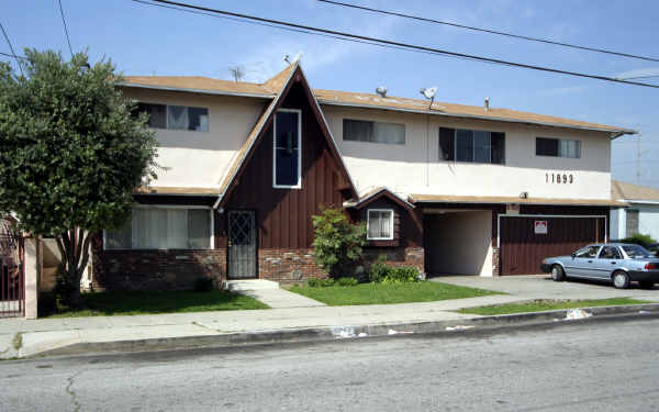 11893 Truro Ave in Hawthorne, CA - Building Photo - Building Photo