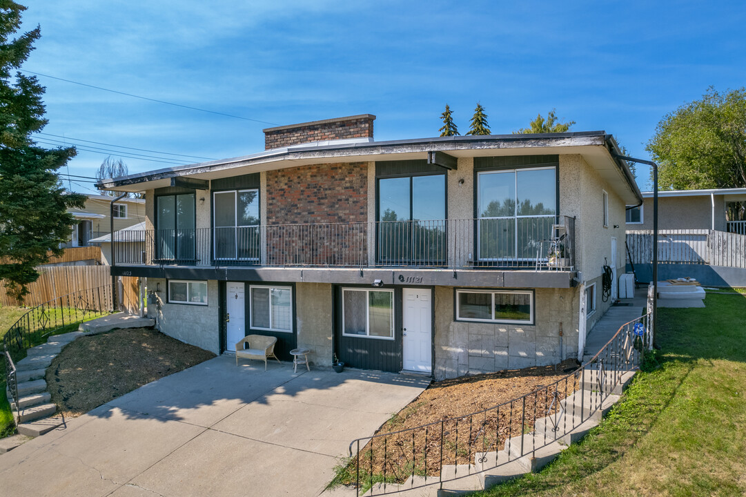 11123 6 St SW in Calgary, AB - Building Photo