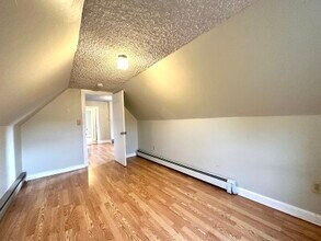 569 Main St, Unit #2 in Medford, MA - Building Photo - Building Photo