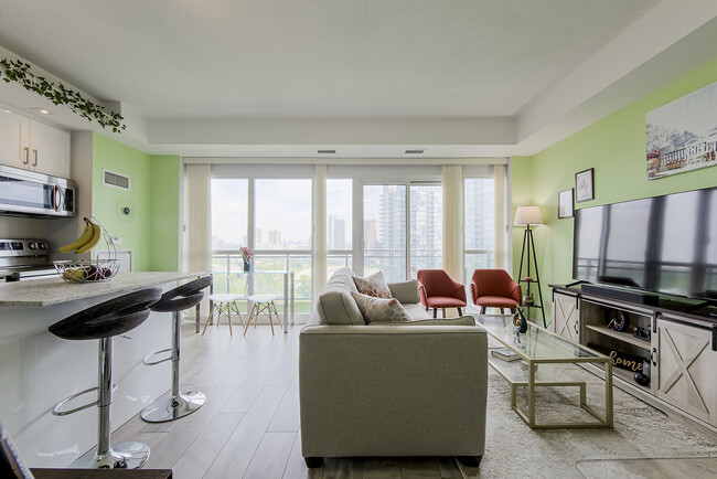 165-1165 Legion Rd N in Toronto, ON - Building Photo - Building Photo