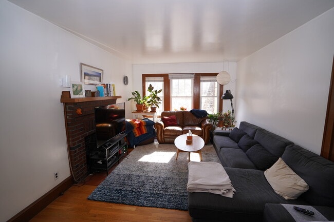 59 Maple Ave, Unit 1, Unit 1