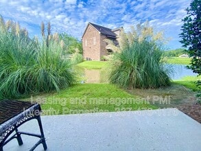 888 S Kenilworth Pkwy in Baton Rouge, LA - Foto de edificio - Building Photo