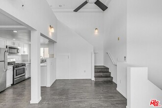 4980 S Centinela Ave in Los Angeles, CA - Building Photo - Building Photo