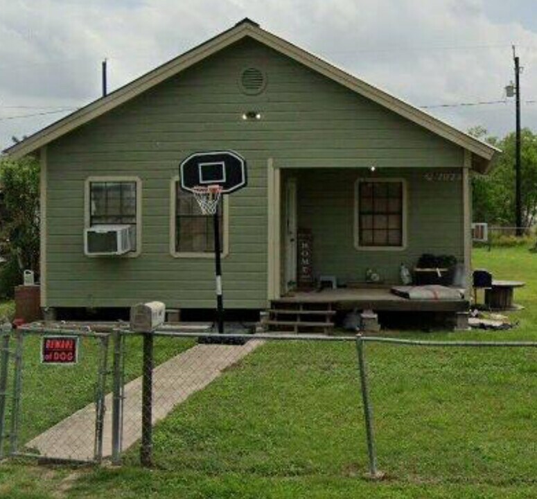 591 Durango Ave in Raymondville, TX - Building Photo
