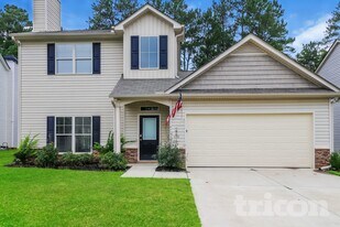 347 Hawthorn Dr in Dallas, GA - Building Photo