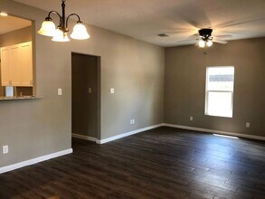 1922 Virginia Blvd in San Antonio, TX - Building Photo - Building Photo