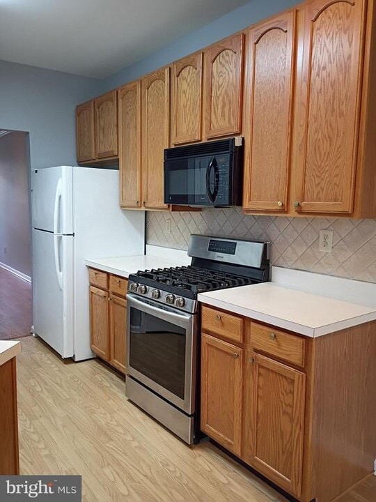 414 Nottingham Ln in Collegeville, PA - Building Photo