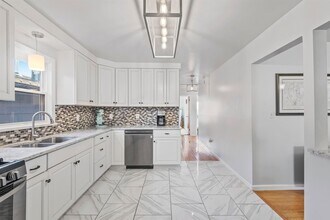 290 Randolph Ave in Jersey City, NJ - Building Photo - Building Photo