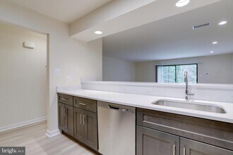 3729 Madison Ln in Falls Church, VA - Foto de edificio - Building Photo