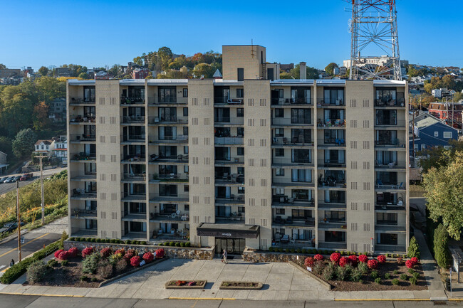 Mountvue Apartments in Pittsburgh, PA - Foto de edificio - Building Photo