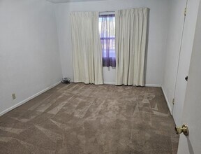 2333 Howe Ave in Sacramento, CA - Building Photo - Building Photo
