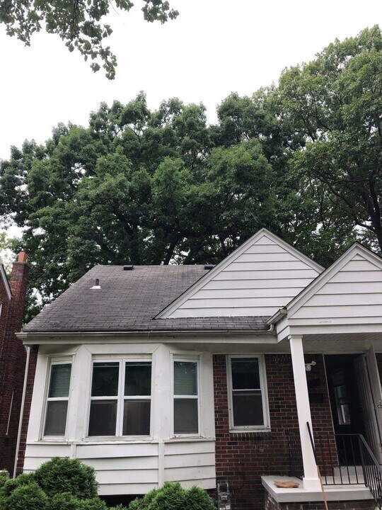 18693 Eureka St in Detroit, MI - Building Photo