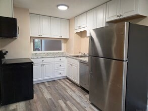 552 Shennecossett Rd in Groton, CT - Building Photo - Building Photo