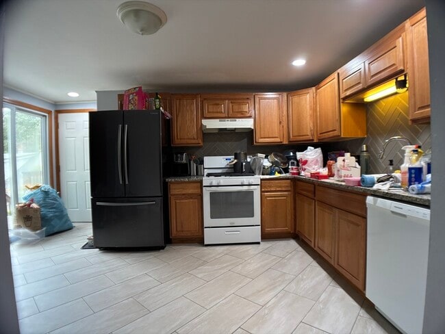 16 Wilson St in Natick, MA - Building Photo - Building Photo