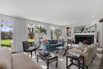 77 Hook Rd in Bedford, NY - Building Photo - Building Photo