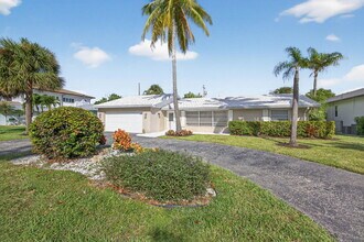 1242 N Harbor Dr in West Palm Beach, FL - Building Photo - Building Photo