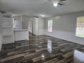 210 Jamback Rd in Anniston, AL - Building Photo