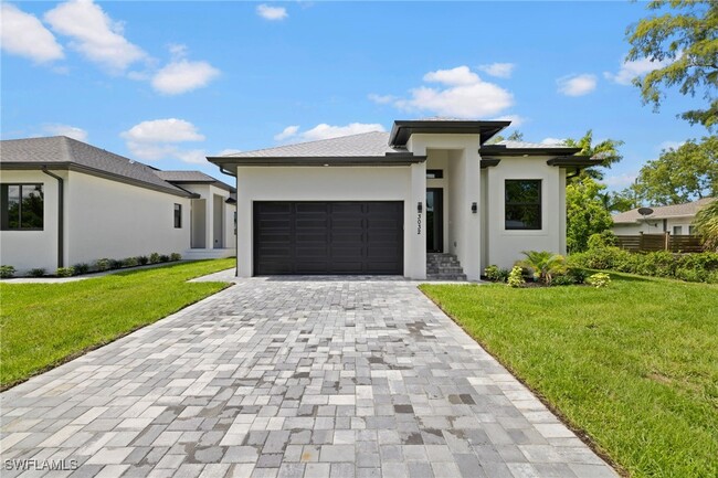 3032 Woodside Ave in Naples, FL - Building Photo - Building Photo