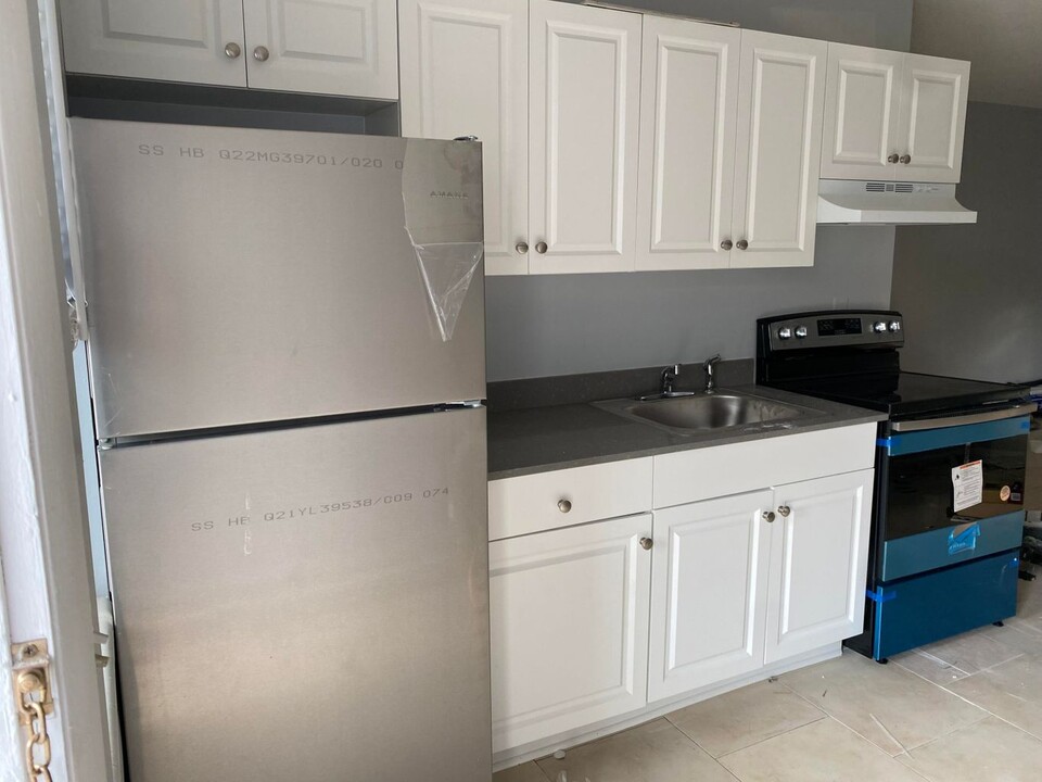 627 NE 6th Ave in Boynton Beach, FL - Building Photo