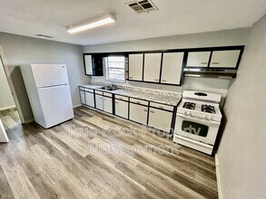 610 W 1st St in Ada, OK - Building Photo - Building Photo