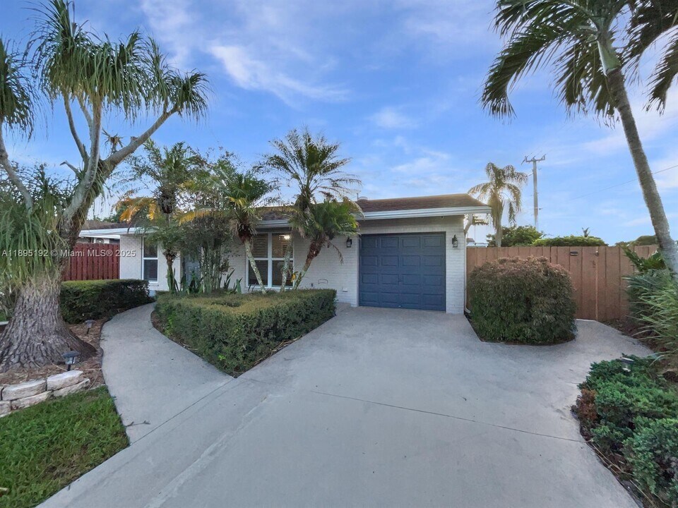 22226 SW 65th Terrace in Boca Raton, FL - Building Photo