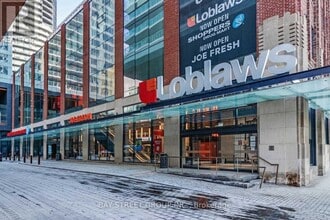 80 Queens Wharf Rd in Toronto, ON - Building Photo - Building Photo