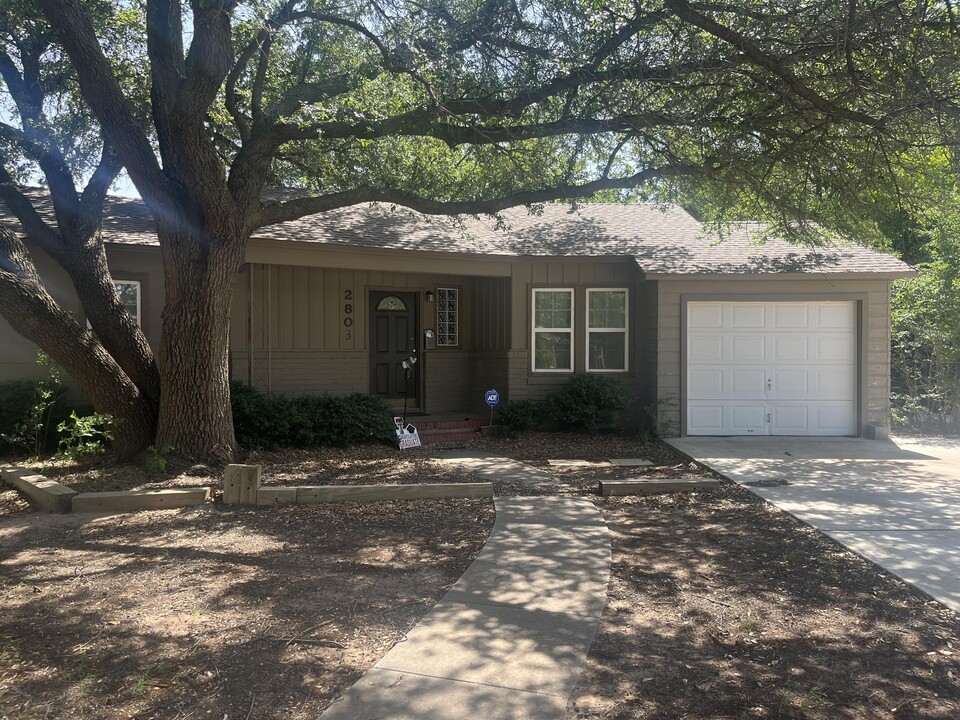 2803 27th St in Lubbock, TX - Building Photo