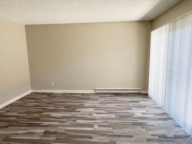 4th St Apartments in Long Beach, CA - Building Photo - Building Photo