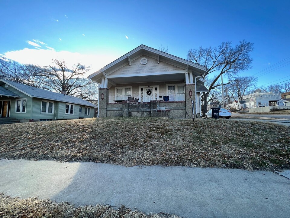 1645 Laramie St in Manhattan, KS - Foto de edificio