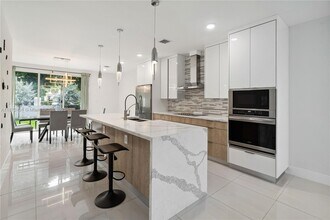 1020 NE 17th Terrace in Fort Lauderdale, FL - Building Photo - Building Photo