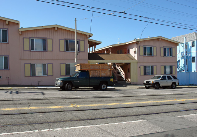 3231-3241 Taraval St in San Francisco, CA - Foto de edificio - Building Photo