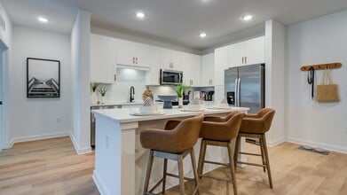 The Archer in Venice, FL - Building Photo - Building Photo