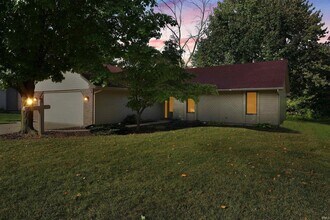 8115 Calera Dr in Fort Wayne, IN - Building Photo - Building Photo