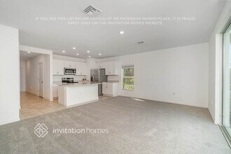 7147 Greenwood Park Cir in Ft. Myers, FL - Foto de edificio - Building Photo