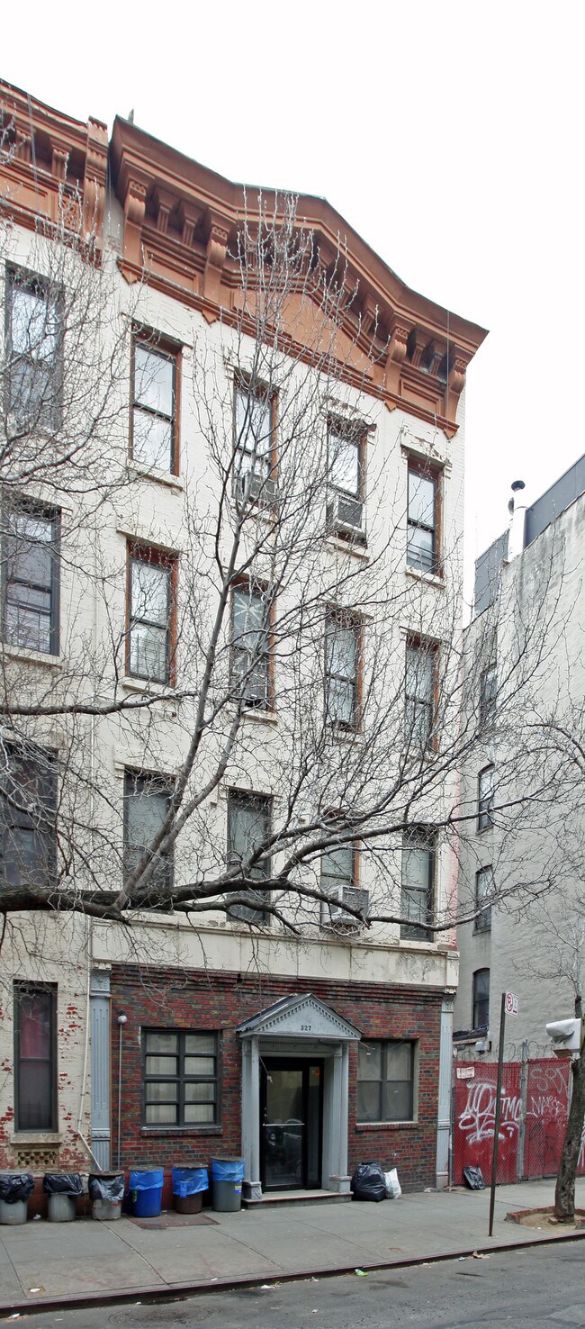 327 E 109th St in New York, NY - Building Photo - Building Photo