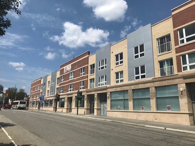 Bloomfield Plaza in Newark, NJ - Building Photo - Building Photo