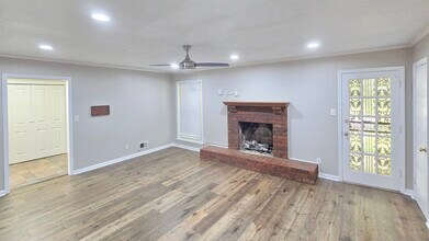 3068 S Mendenhall Rd in Memphis, TN - Foto de edificio - Building Photo