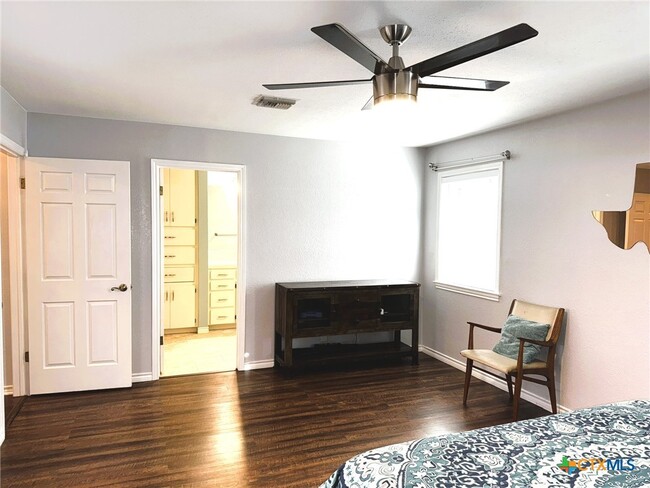 property at 3117 Kensington Ct