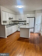 126 Foxview Dr in Glen Burnie, MD - Foto de edificio - Building Photo