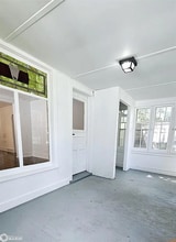 107 E Vest St in Jefferson, IA - Foto de edificio - Building Photo