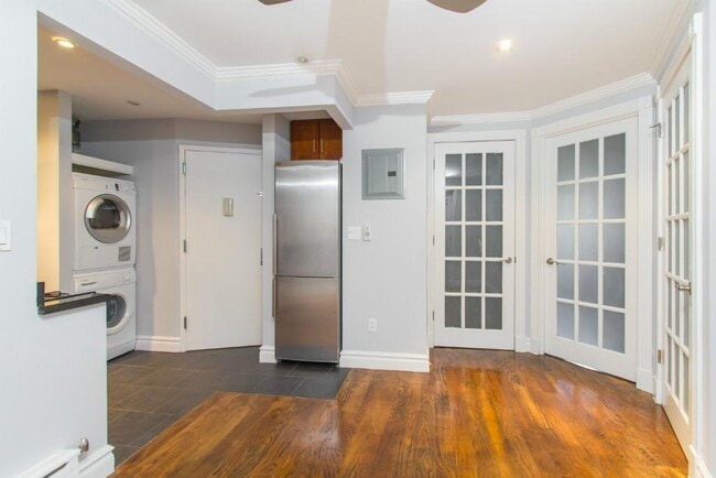 147 Avenue A in New York, NY - Building Photo - Building Photo