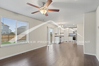 10938 Clarion Dr in Colorado Springs, CO - Foto de edificio - Building Photo
