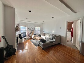 1750 Washington St, Unit 8 in Boston, MA - Building Photo