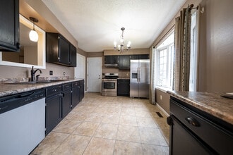 1410 Greenwood Pl in Faribault, MN - Building Photo - Building Photo