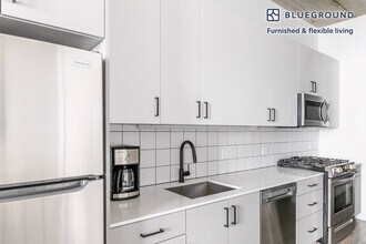 61 W Erie St, Unit SI FL3-ID1402 in Chicago, IL - Building Photo - Building Photo