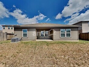 2378 Violet Ln in Kyle, TX - Building Photo - Building Photo