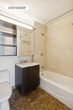 215 E 96th St in New York, NY - Building Photo - Building Photo