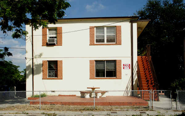 361 NW 7th St in Miami, FL - Building Photo - Building Photo