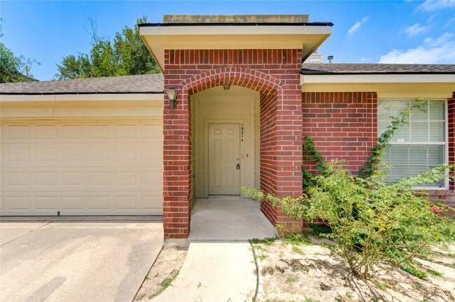 property at 19814 Lindenfield Pl